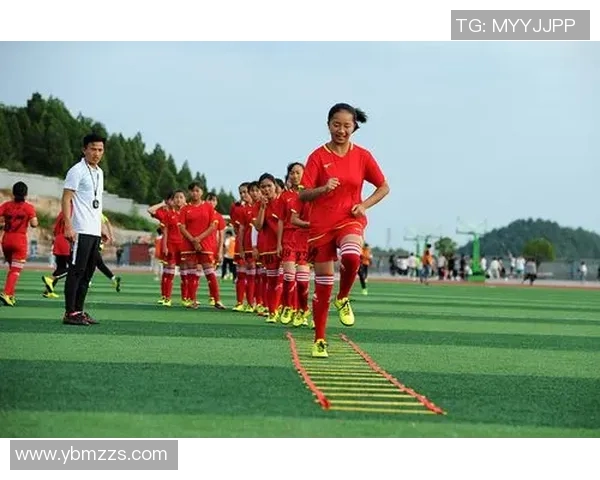 彝族足球小球星崭露头角带领家乡少年圆梦绿茵场