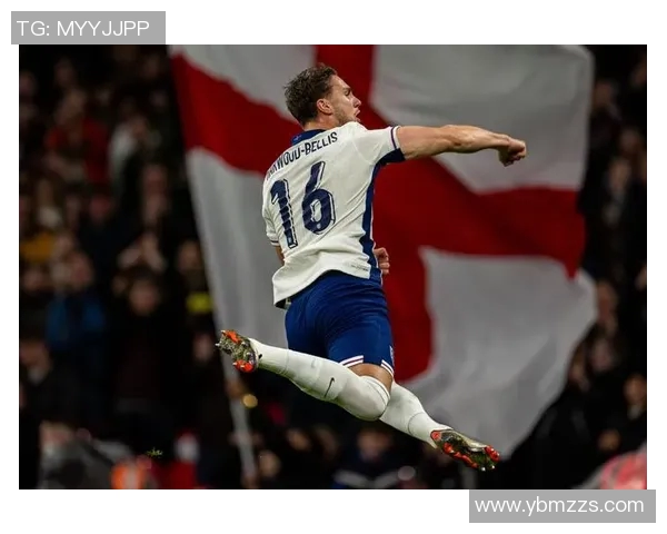 英格兰足球星帅哥闪耀绿茵场展现力量与魅力风采 英格兰足球星帅哥闪耀绿茵场展现力量与魅力风采